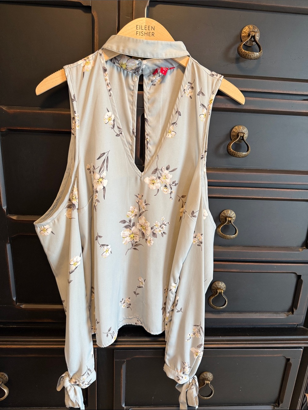 Guess Sage Green Floral Tie-Sleeve Sleeveless Blouse
